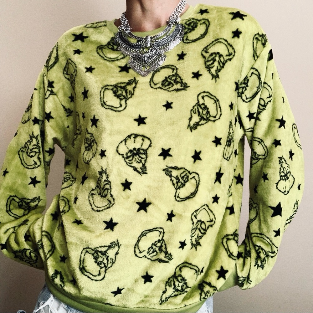 Brand New The Grinch sweater shirt L